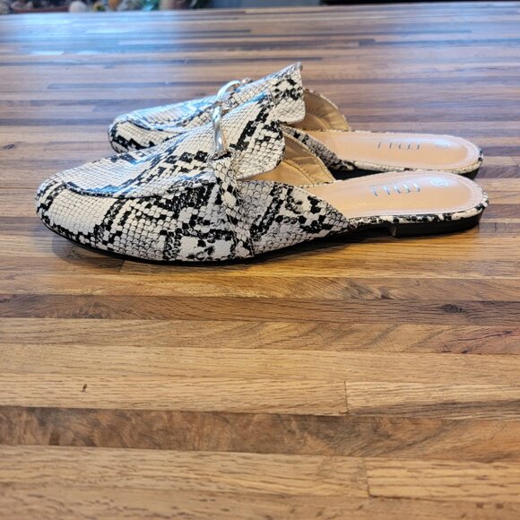 Musshoe Pointed Toe Suede Mules (Ella Quinn) - Picture 15 of 15